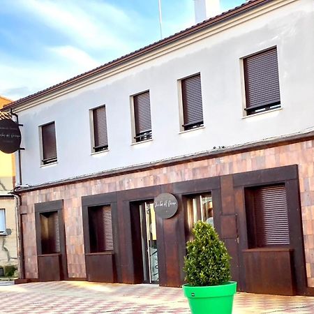 Estudio Puertas Del Orbigo Carrizo de la Ribera Kültér fotó